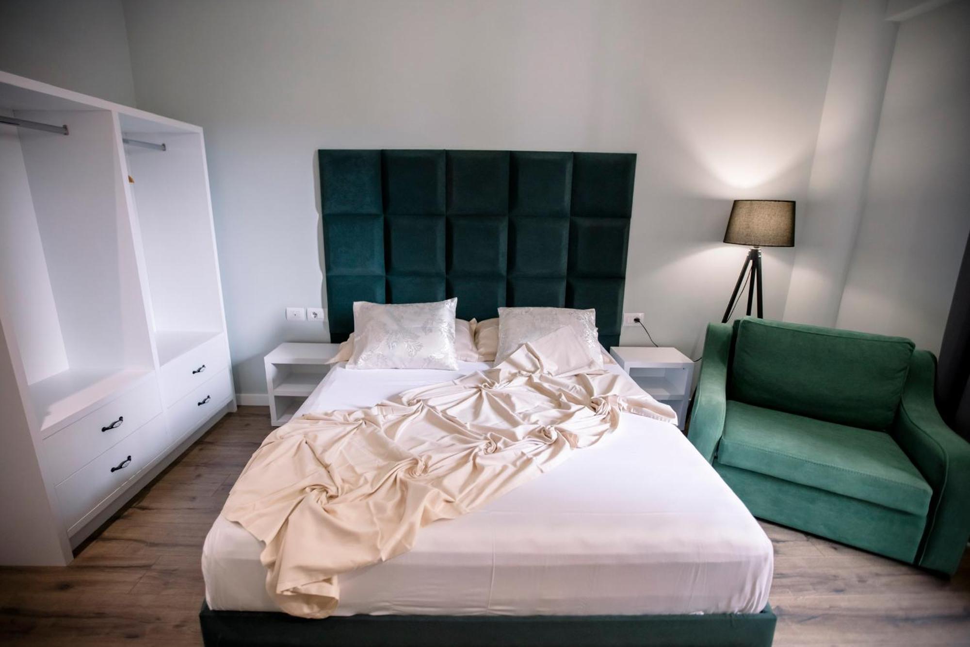 Hotel Olsi Sarande Bagian luar foto